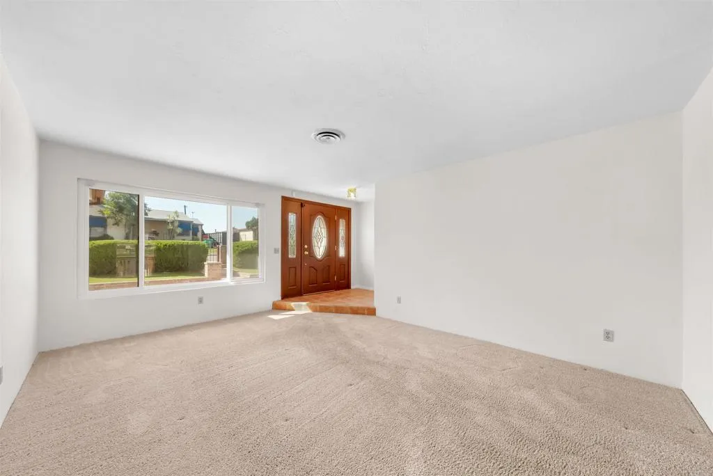 https://cdn.realtyfeed.com/cdn/127/306791305/25681d6864cd8ffa989ee1fe728ada68.webp