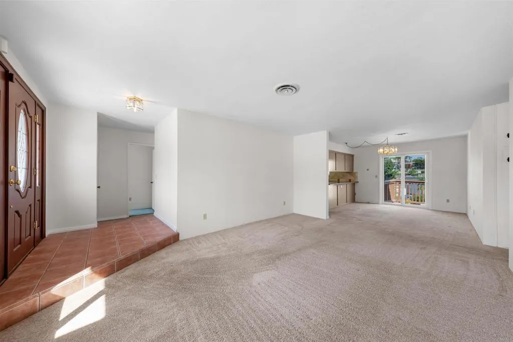 https://cdn.realtyfeed.com/cdn/127/306791305/9c35168d8e5a2b598db8fb5af5102a08.webp