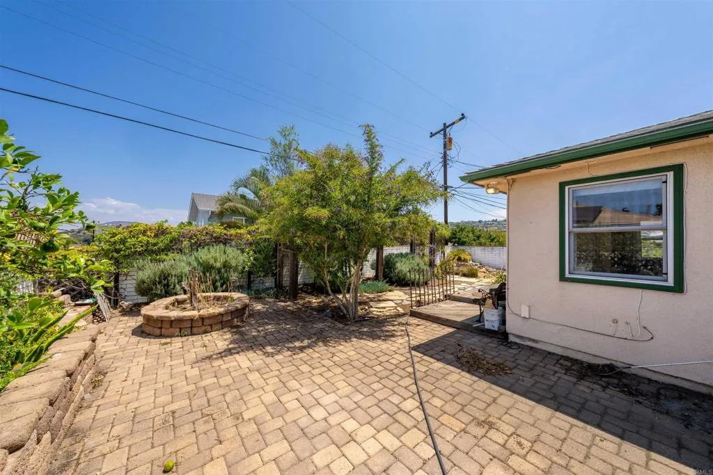https://cdn.realtyfeed.com/cdn/127/306791382/a7572396c8473e5363b2d721194a6b98.webp