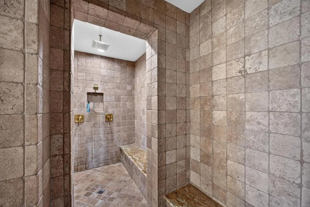 https://cdn.realtyfeed.com/cdn/127/306791389/1eacad7161f98b9b63016c4e75554ab5.webp
