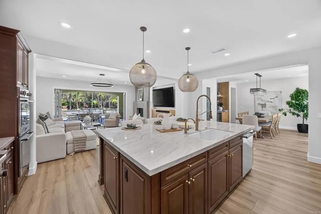 https://cdn.realtyfeed.com/cdn/127/306791389/44c6eb8ddd43fef2d89025e5ae54e43a.webp