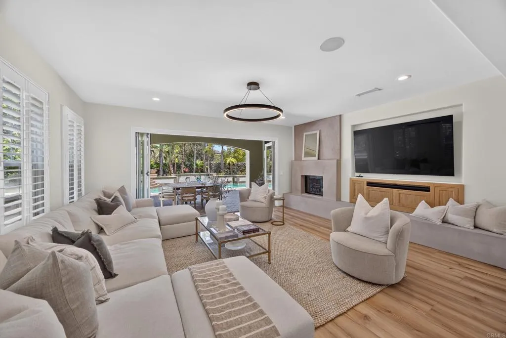 https://cdn.realtyfeed.com/cdn/127/306791389/94c65a50afc94200da2882a54e03d186.webp
