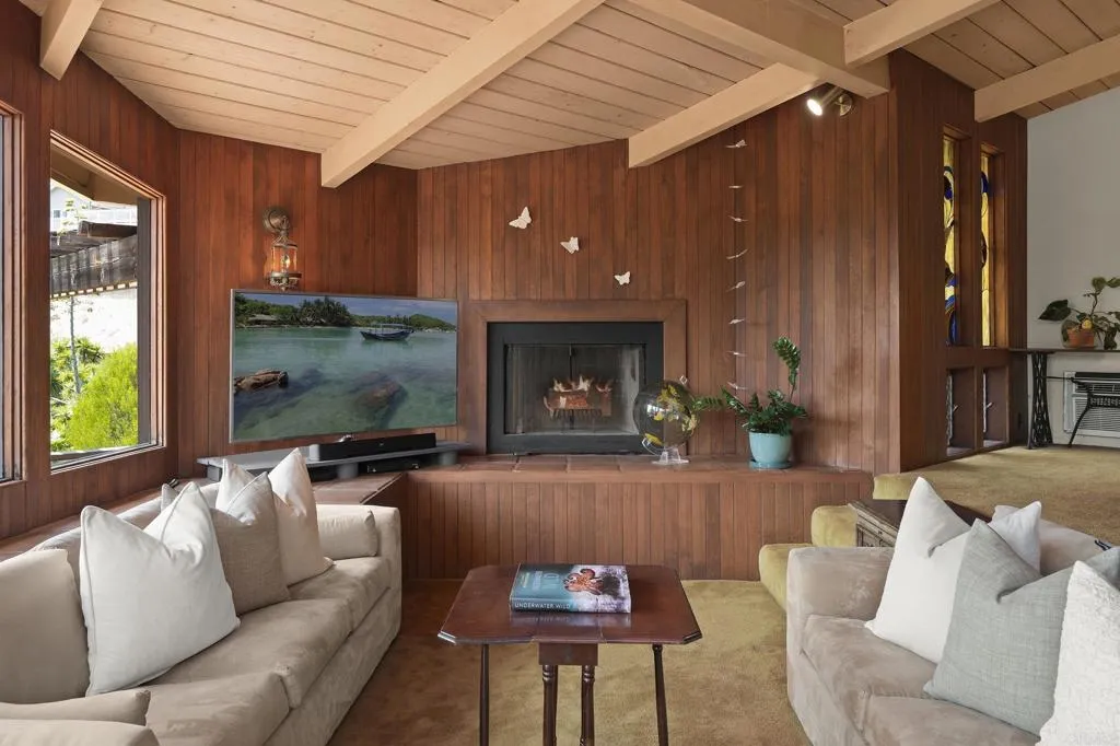 https://cdn.realtyfeed.com/cdn/127/306791433/043bf9bd2972a62d3aedab0ada64f43e.webp