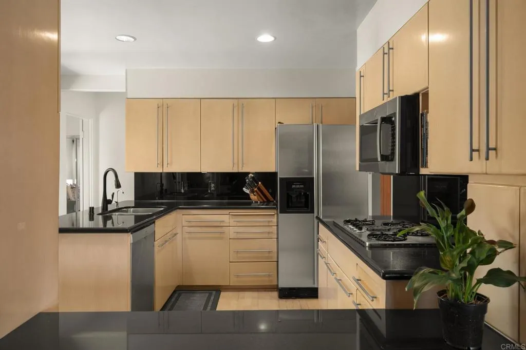 https://cdn.realtyfeed.com/cdn/127/306791433/0c06a781493146fdfeabf24ae2c6d12e.webp