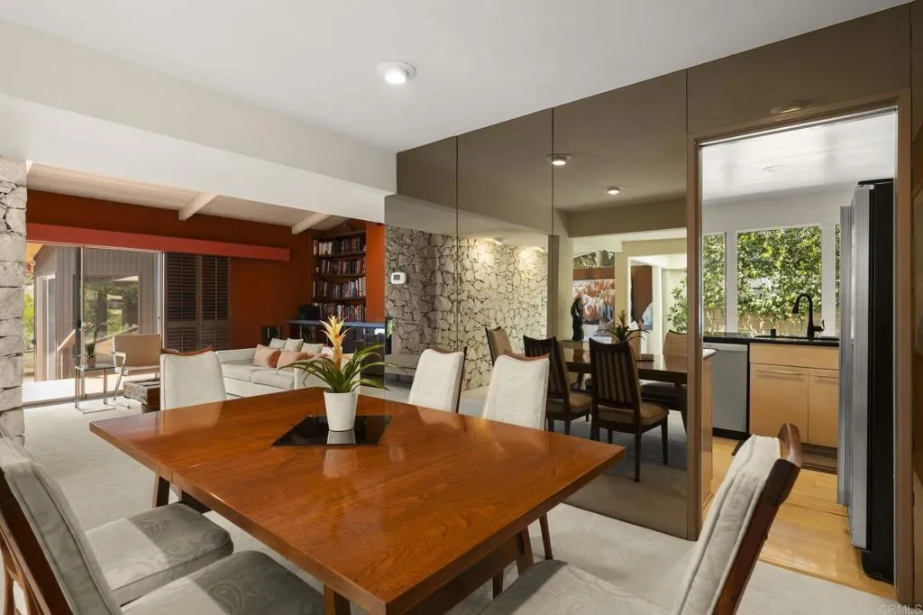 https://cdn.realtyfeed.com/cdn/127/306791433/40eac8b5ae26fe9bf60b5de4a6cc7636.webp