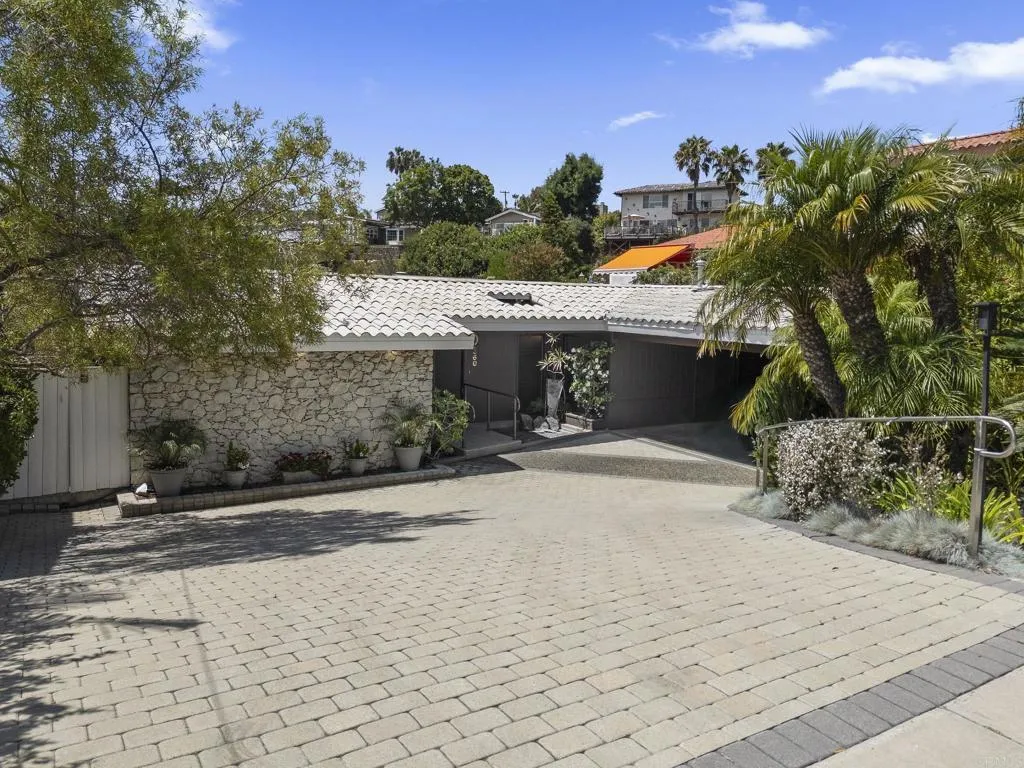 https://cdn.realtyfeed.com/cdn/127/306791433/7e7c61ece9d36233ac95abc109f42f2f.webp