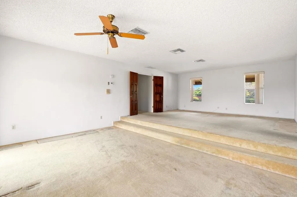 https://cdn.realtyfeed.com/cdn/127/306791455/03e5d0cfad985d030f93322557f64aa0.webp