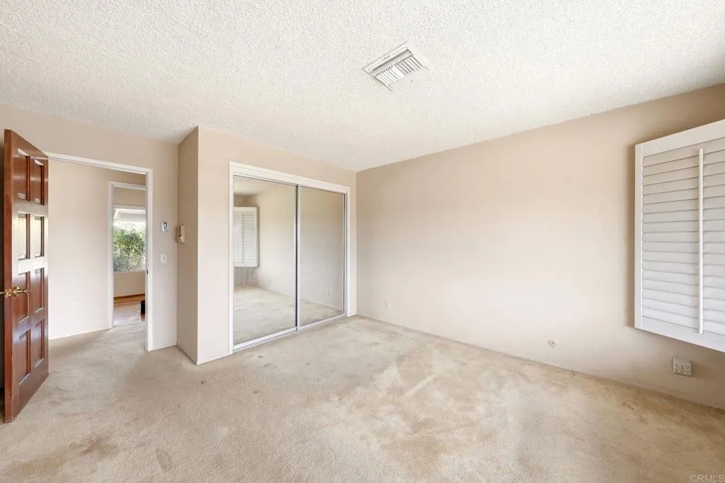 https://cdn.realtyfeed.com/cdn/127/306791455/163279d74d1abaaded61c986454bab18.webp