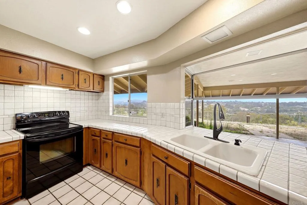 https://cdn.realtyfeed.com/cdn/127/306791455/1f02293c22f1715c90532c7589fa3d66.webp