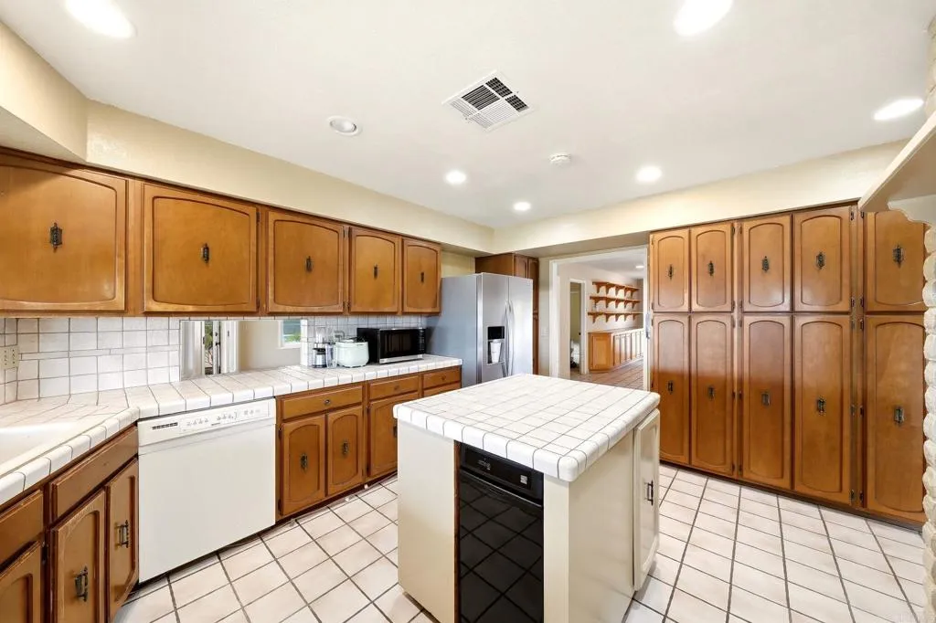 https://cdn.realtyfeed.com/cdn/127/306791455/50519880fa8325abf5cd85b1ddde4d5e.webp