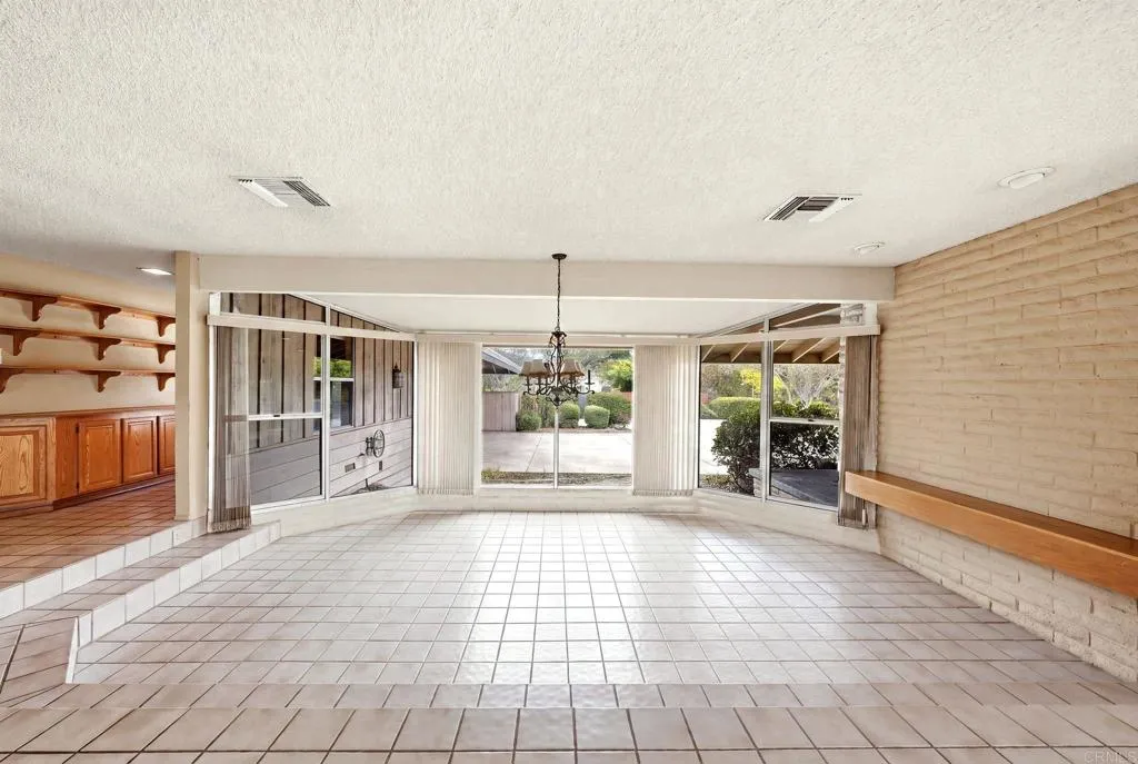 https://cdn.realtyfeed.com/cdn/127/306791455/873634ccf80bd5a3ec344bdeae3d066d.webp