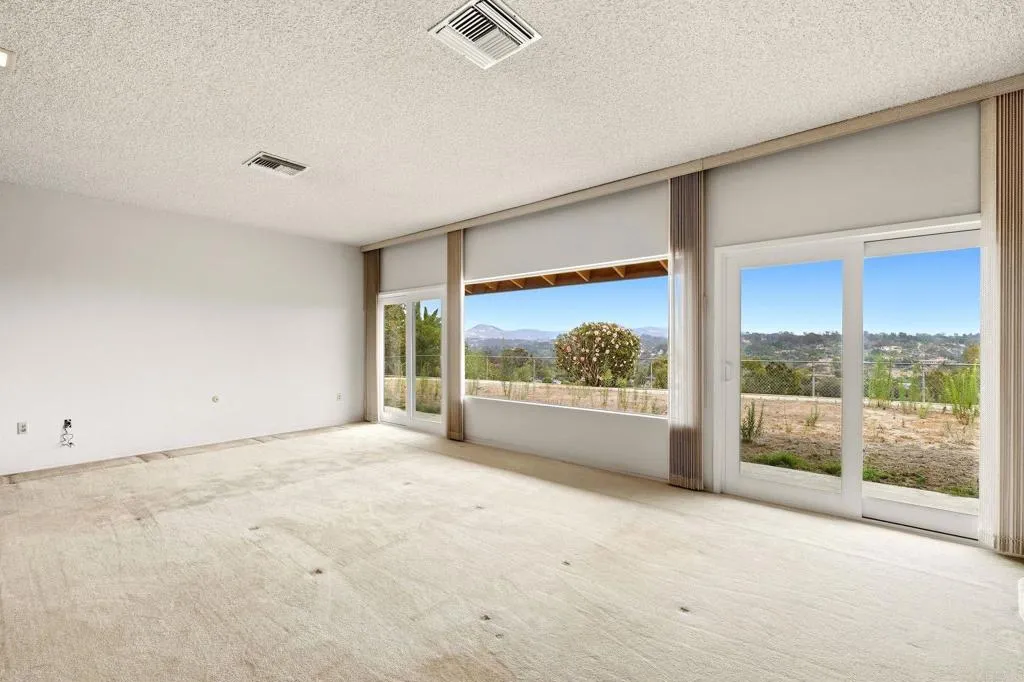https://cdn.realtyfeed.com/cdn/127/306791455/af422c136195959d3a9777799ef39352.webp