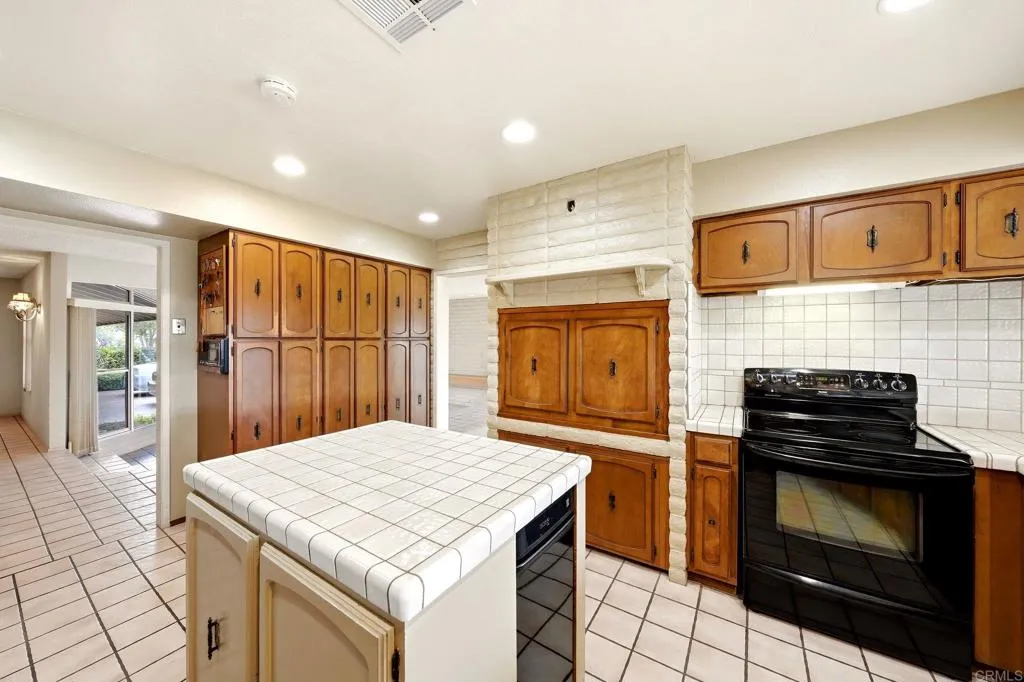 https://cdn.realtyfeed.com/cdn/127/306791455/b31ffb92d9289b56602b7c4100e5f4c1.webp