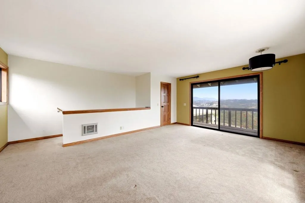 https://cdn.realtyfeed.com/cdn/127/306791455/ca8f007ef0ee50a62910317631db05f0.webp