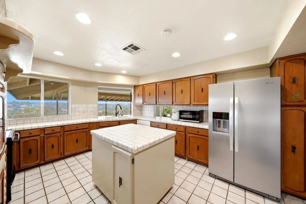 https://cdn.realtyfeed.com/cdn/127/306791455/d119c96067c07c04dc158dd6def8ad87.webp