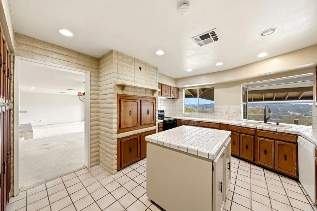 https://cdn.realtyfeed.com/cdn/127/306791455/d588ddeeb2b6291c4c41ba8e0f9206b6.webp