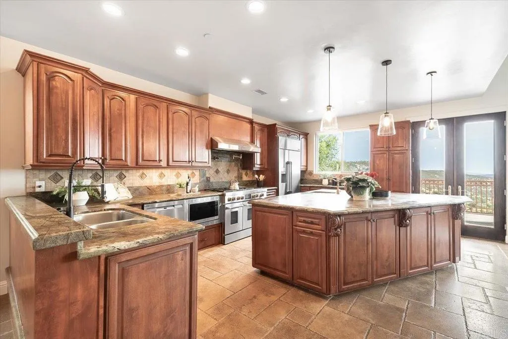 https://cdn.realtyfeed.com/cdn/127/306791574/9e2bffce84004cb4cc344b3389ef909c.webp