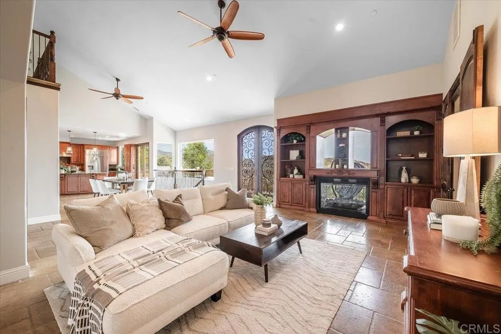 https://cdn.realtyfeed.com/cdn/127/306791574/be87d1e91d5e9e2f3f7af66722295548.webp