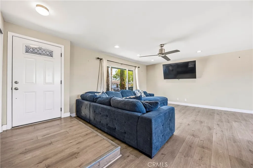 https://cdn.realtyfeed.com/cdn/127/306791601/21ebc2d758ed442fd389fa8234885542.webp