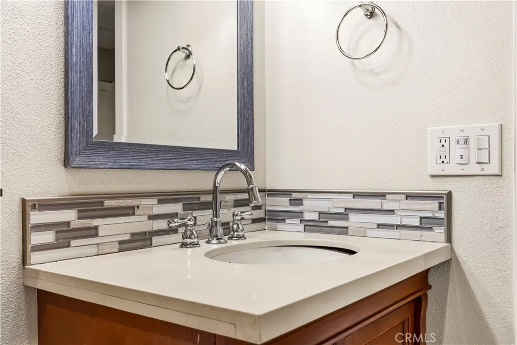 https://cdn.realtyfeed.com/cdn/127/306791601/cb7baf15b8d8c41be4f5cacfc572a6e7.webp