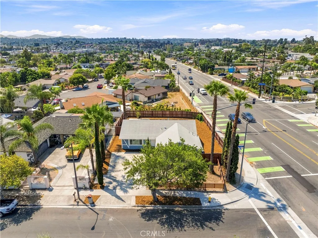 https://cdn.realtyfeed.com/cdn/127/306791601/daad7c14df3a2a0bc27eb0afc4448d94.webp