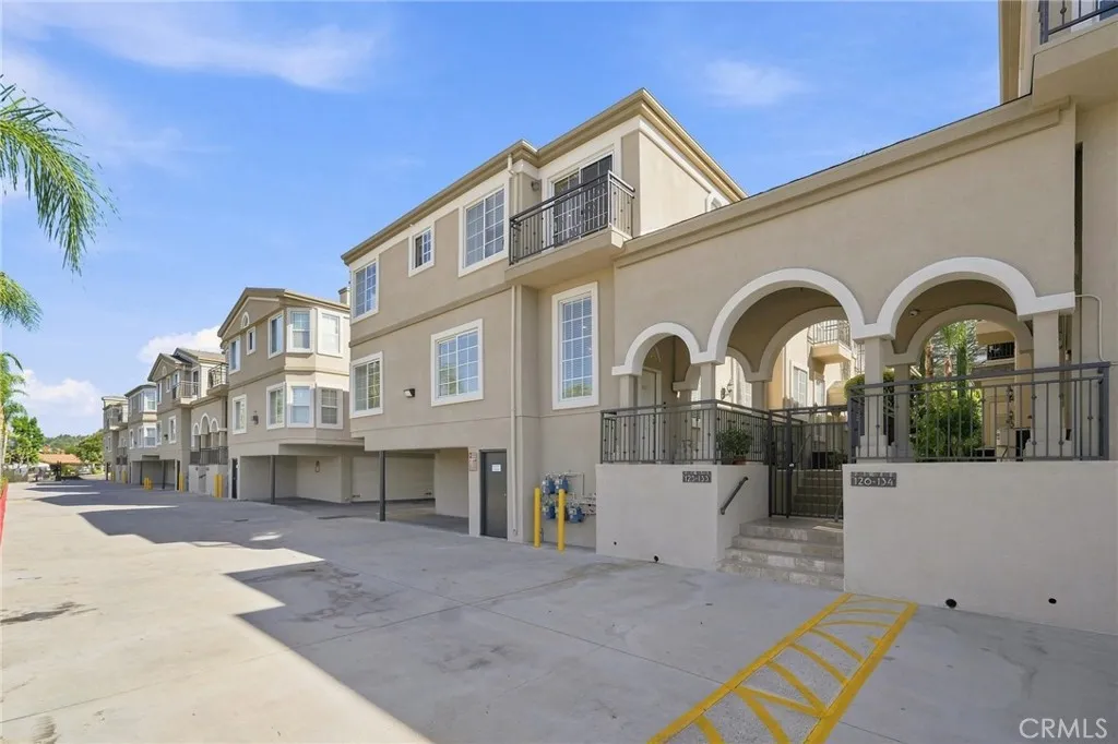 La Crescenta, CA 91214