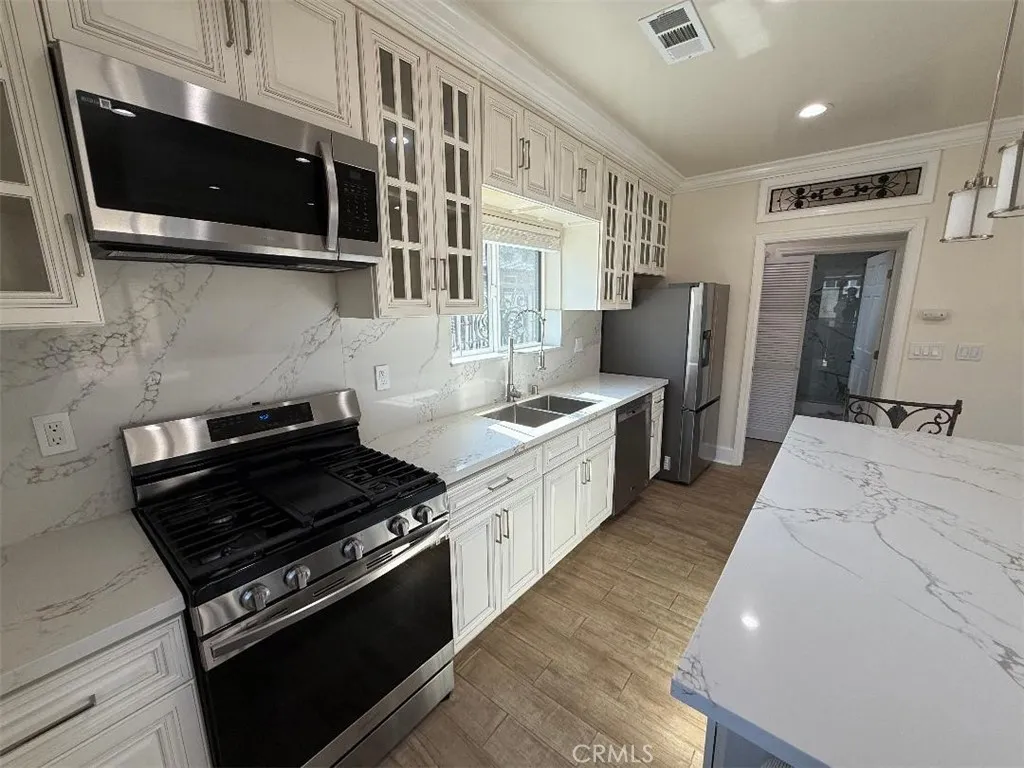Long Beach, CA 90807