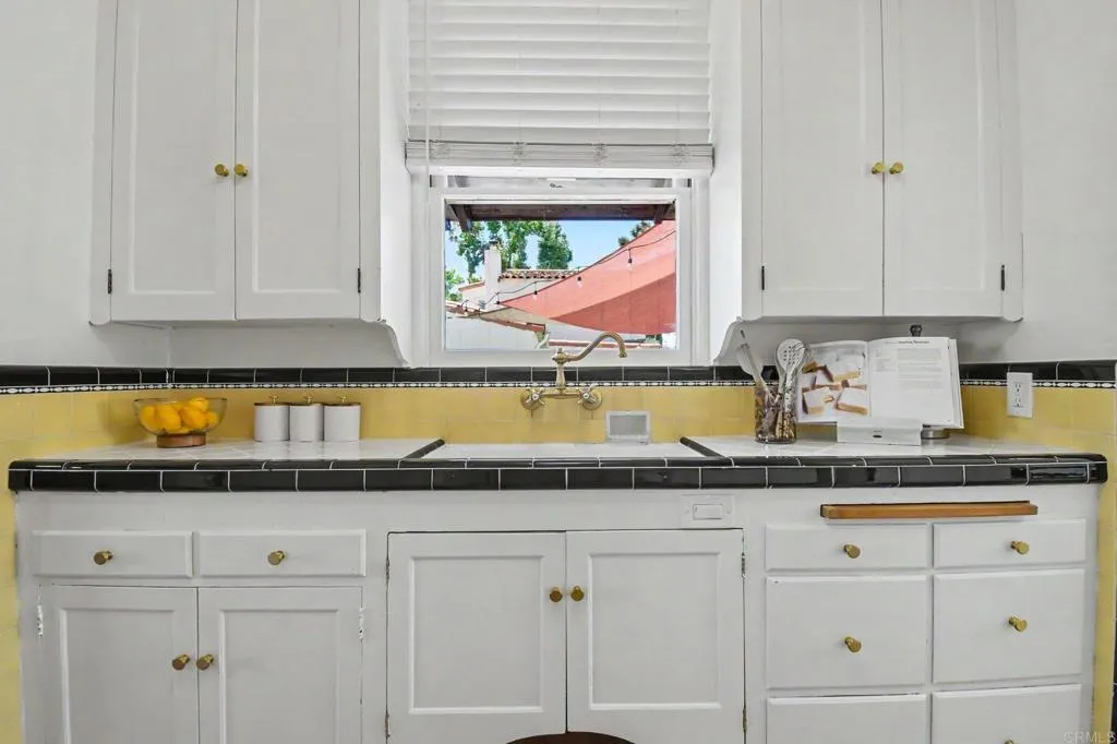 https://cdn.realtyfeed.com/cdn/127/306791798/2d9950a527ed6cba878db21bbb37dc07.webp