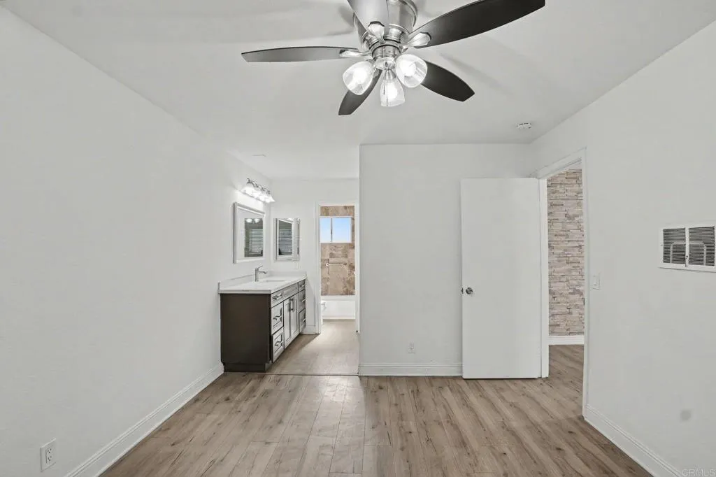 https://cdn.realtyfeed.com/cdn/127/306791815/384a1e05d3b50f7df5ee4536ef57d19c.webp