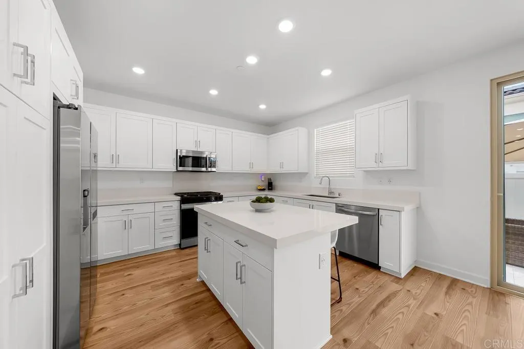 https://cdn.realtyfeed.com/cdn/127/306791834/1c18809e880664a12377f85c5592acf8.webp