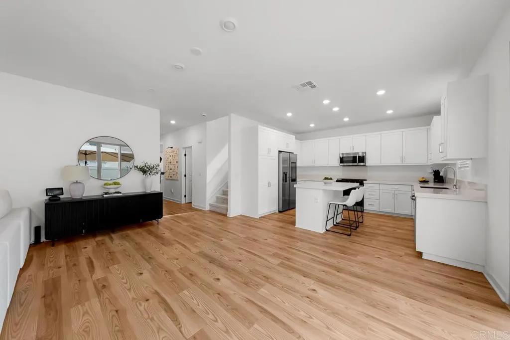 https://cdn.realtyfeed.com/cdn/127/306791834/59d031e8865a7e1c19542392b38e3211.webp