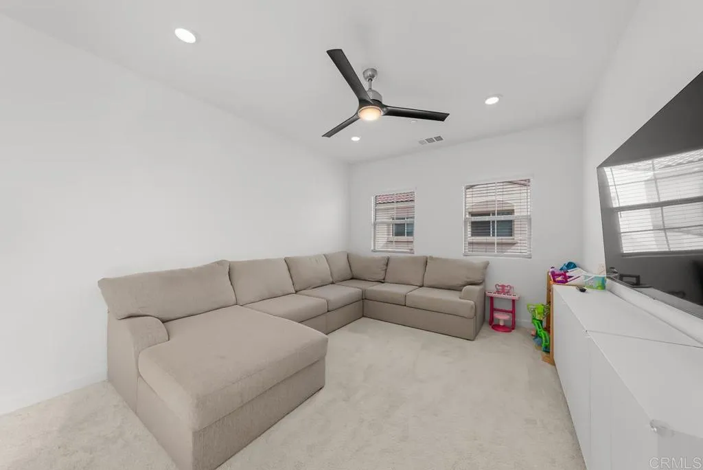 https://cdn.realtyfeed.com/cdn/127/306791834/ffa3898a4638faf52f6df49a6243422b.webp