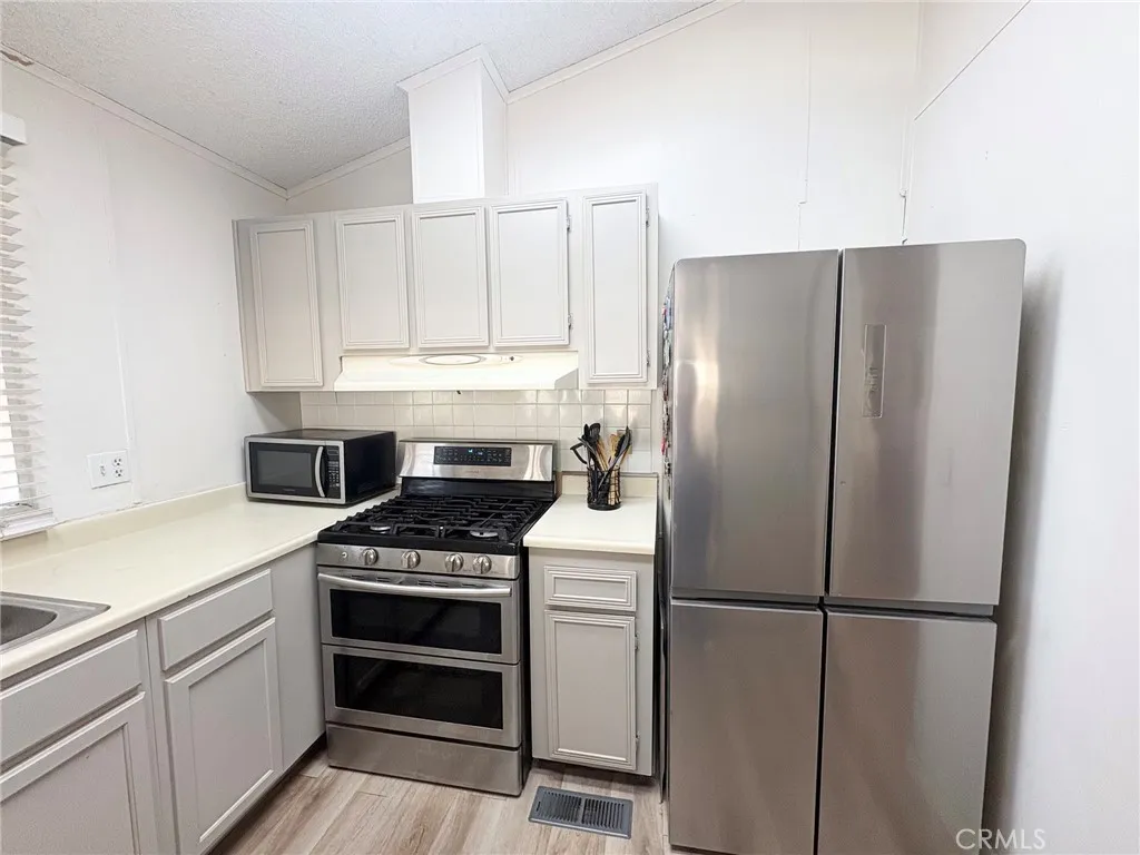 https://cdn.realtyfeed.com/cdn/127/306791852/00c6ecc9dc5b59f308c2a017a2f113a7.webp
