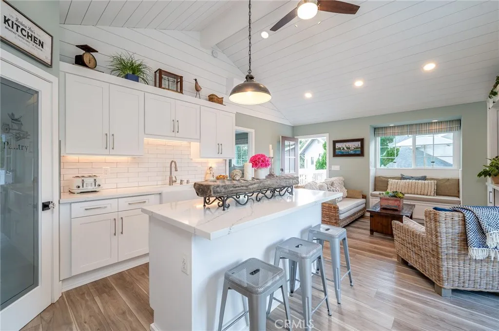 https://cdn.realtyfeed.com/cdn/127/306791855/f6ed1b97ab90b5b19e768ebc07d83cfc.webp