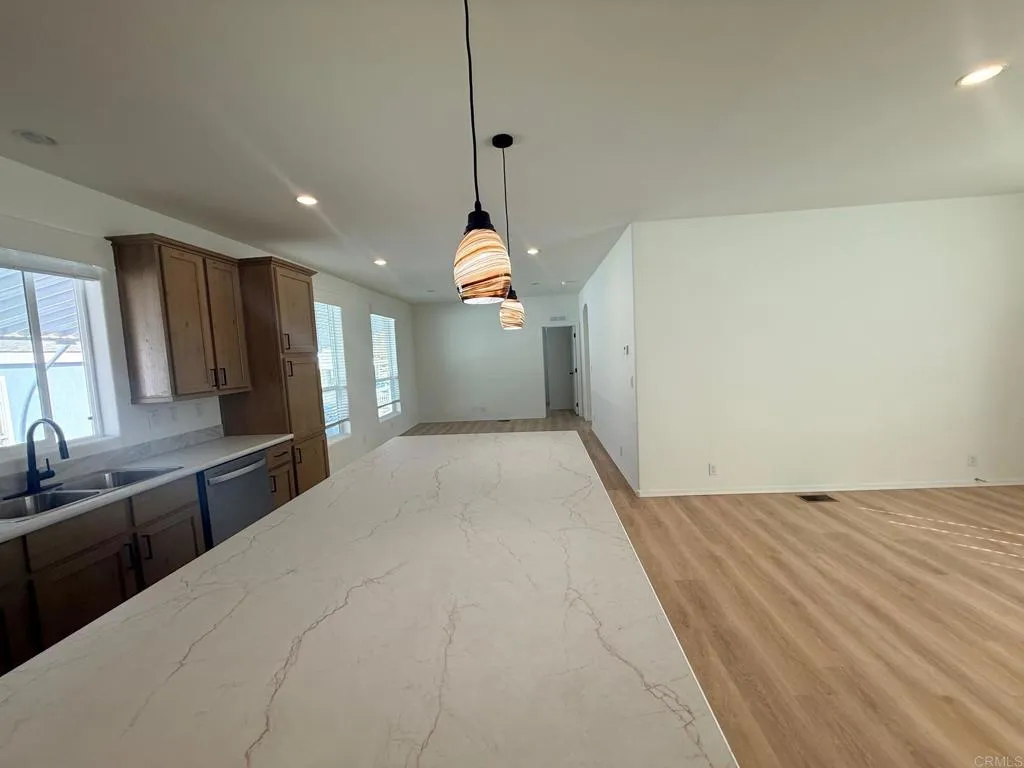 https://cdn.realtyfeed.com/cdn/127/306791864/130418eb5b7a2bf5f07c36d3107afc68.webp
