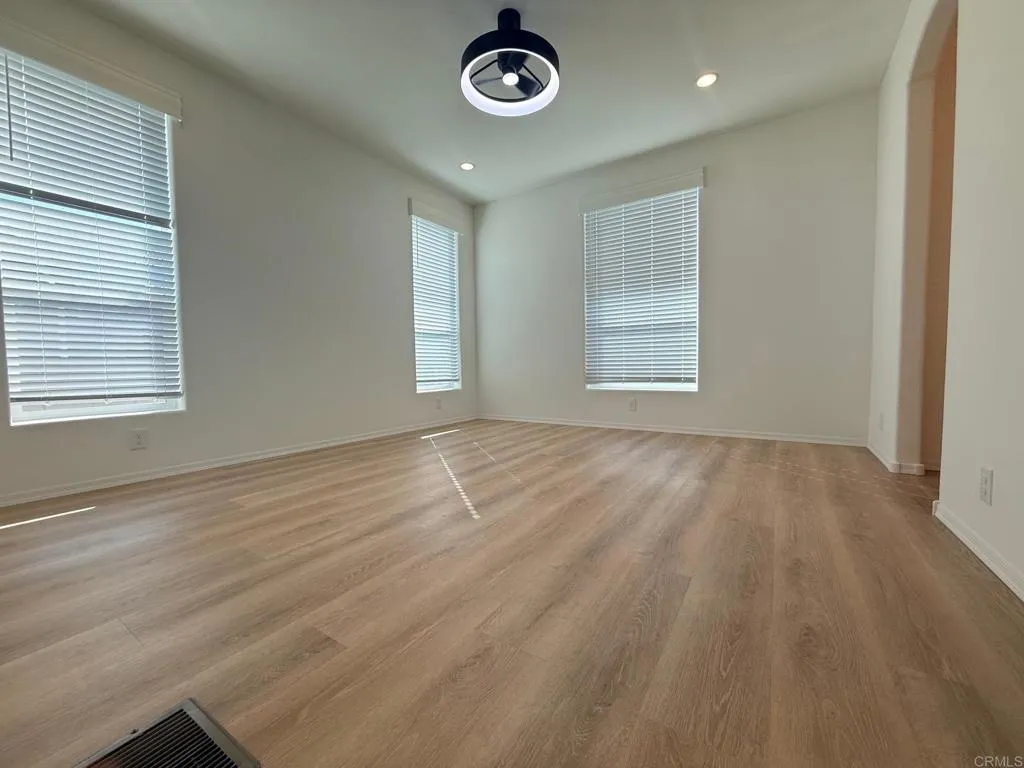 https://cdn.realtyfeed.com/cdn/127/306791864/458746d46489987a8c3e7948d5ff0181.webp
