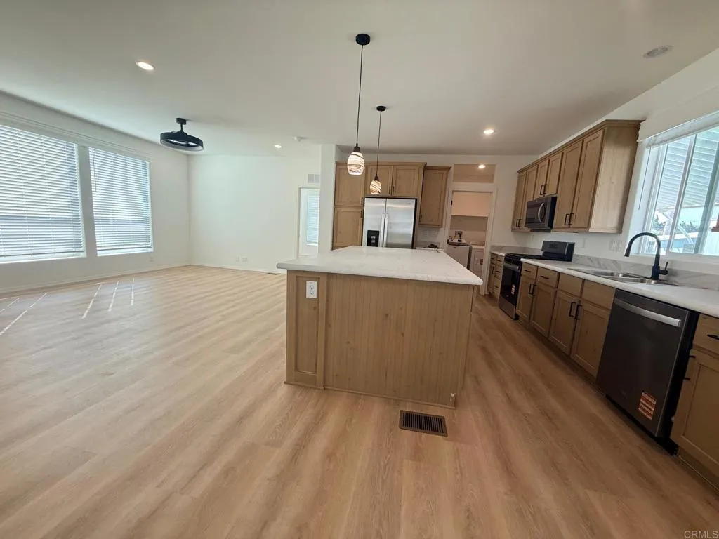 https://cdn.realtyfeed.com/cdn/127/306791864/caac9ec1fe7b6a2e8162fcab15925cd0.webp