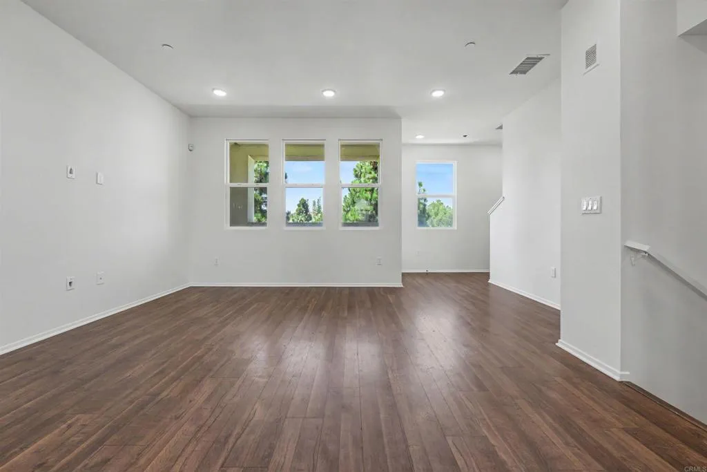 Photo #8: PTP2606180 Listing: Photo #8