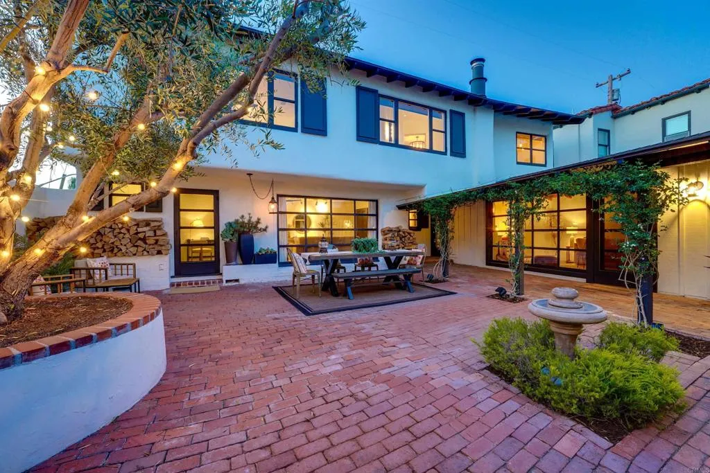 https://cdn.realtyfeed.com/cdn/127/306791876/3d41f93a86dcb1b10e89172fa8c33334.webp