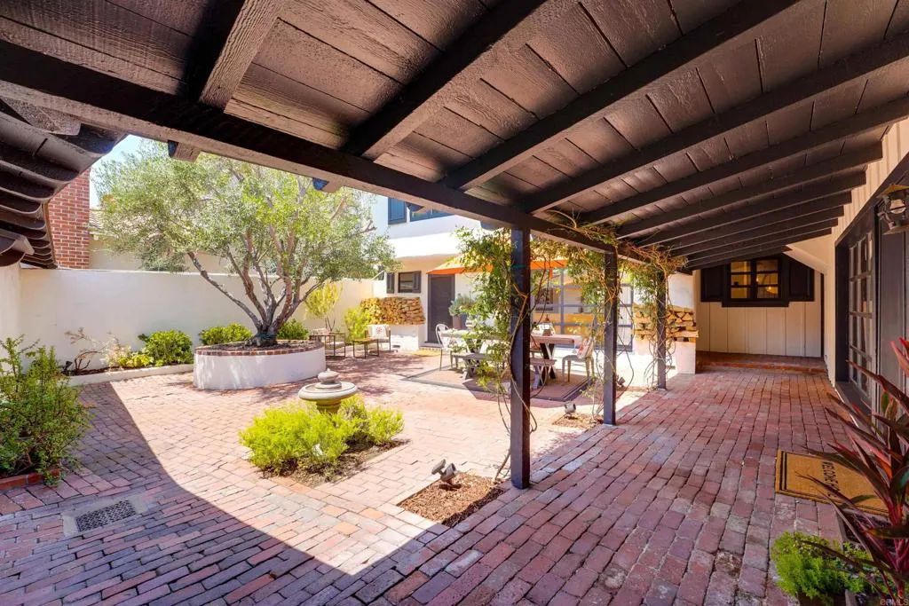 https://cdn.realtyfeed.com/cdn/127/306791876/47cc14713e028dfc397fb84bcfe1f027.webp