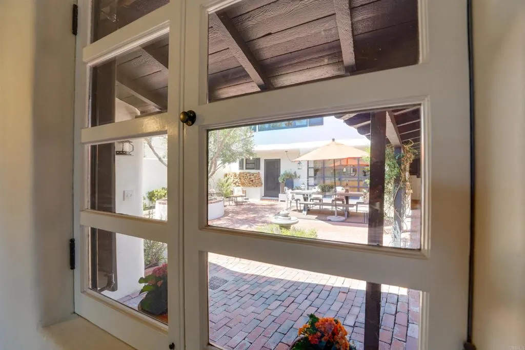 https://cdn.realtyfeed.com/cdn/127/306791876/4ba68239e843365651a30d506002dbcb.webp