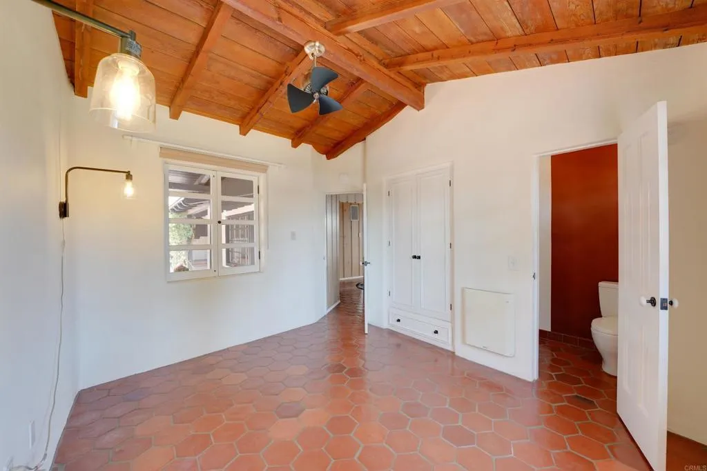 https://cdn.realtyfeed.com/cdn/127/306791876/668e8f679153dde5ba314bcdfca815ca.webp