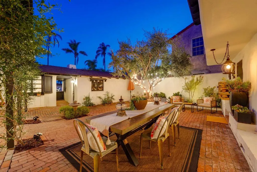 https://cdn.realtyfeed.com/cdn/127/306791876/961ace8c1c9173e996229ca69d5702f7.webp
