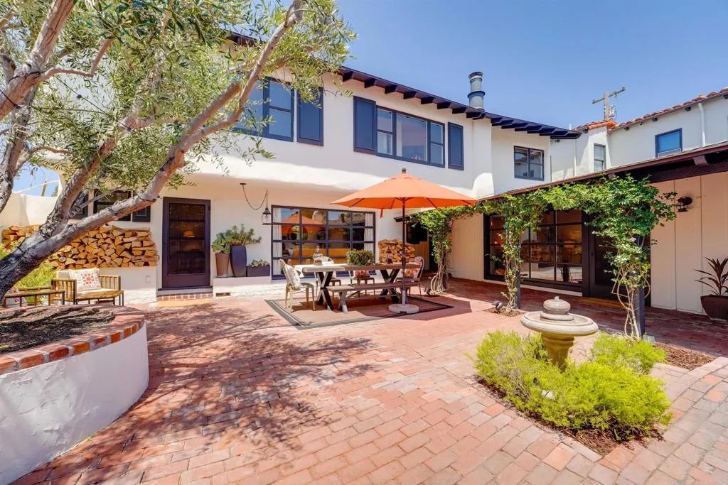 https://cdn.realtyfeed.com/cdn/127/306791876/b8dcf590fc08ca4770fc5c62050afd6d.webp