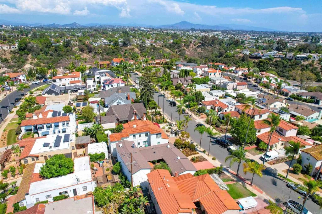 https://cdn.realtyfeed.com/cdn/127/306791876/f09d7c228be0dae25924fa64787b233c.webp