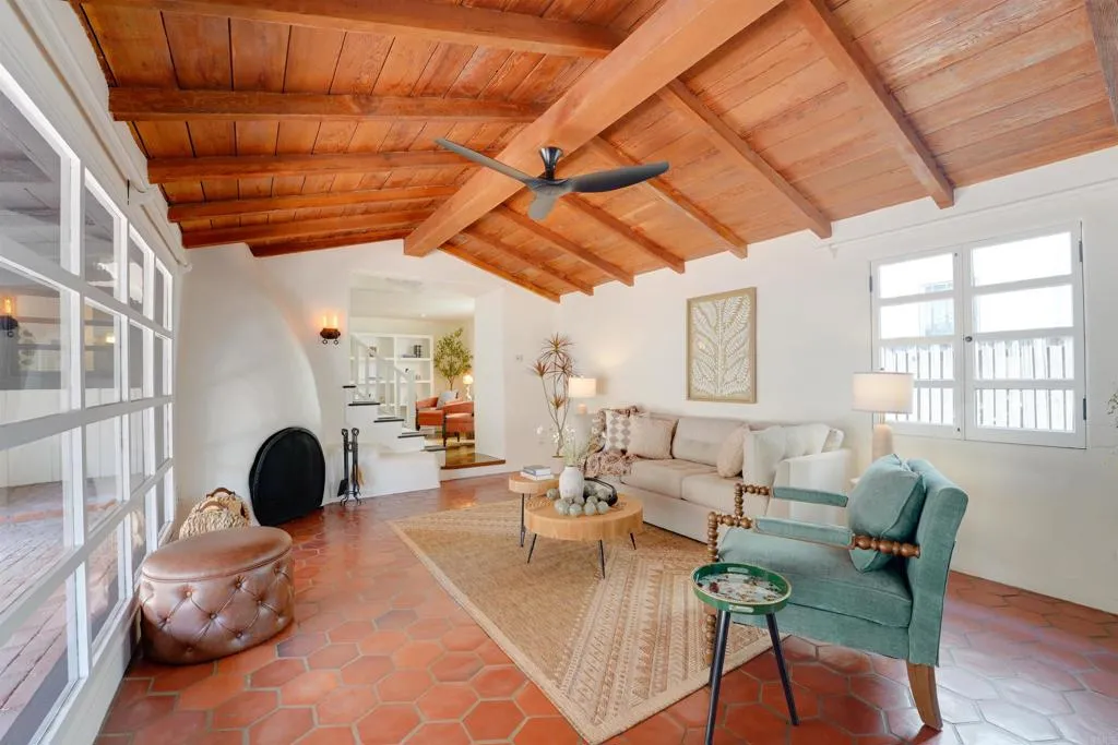 https://cdn.realtyfeed.com/cdn/127/306791876/f0dfcde77d73344622eb119ae82cf3c9.webp
