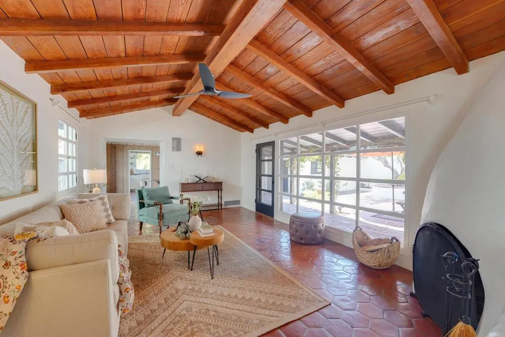 https://cdn.realtyfeed.com/cdn/127/306791876/f18a7ef0c62da556fd1fb73a1c66324b.webp