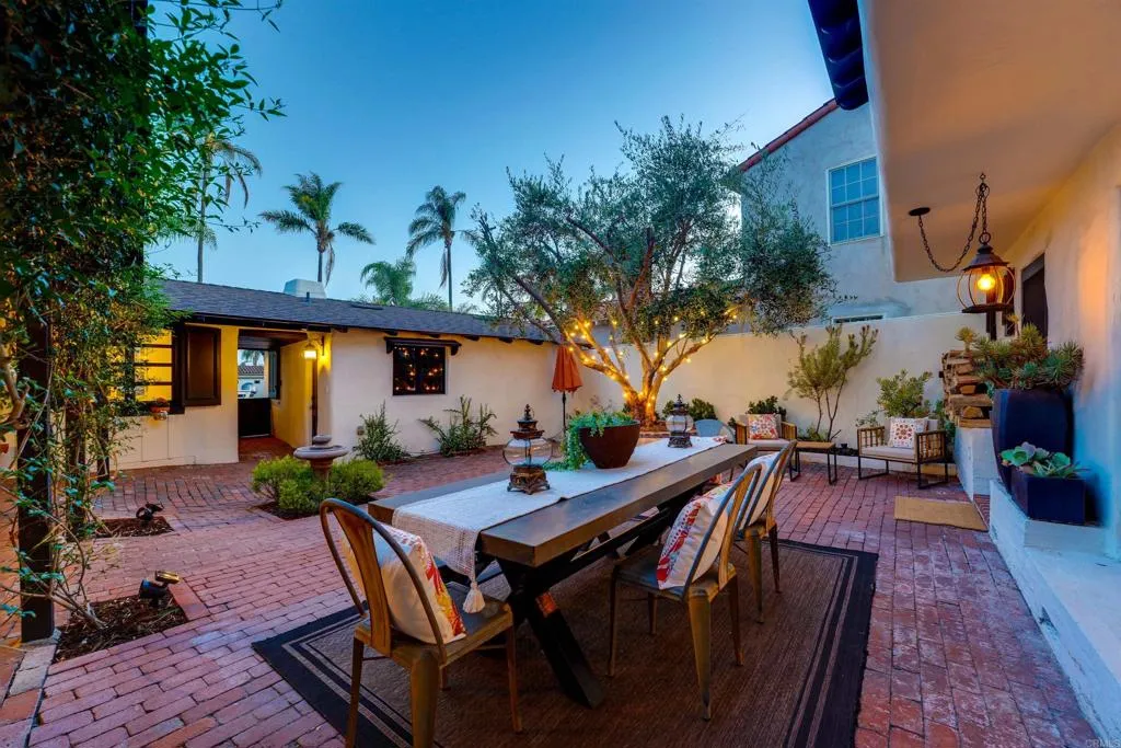 https://cdn.realtyfeed.com/cdn/127/306791876/fd881fa39c144a68e22fc52e1325dba3.webp