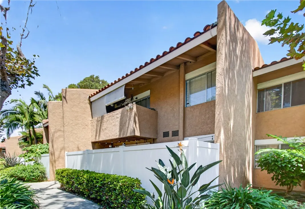 Santa Ana, CA 92707