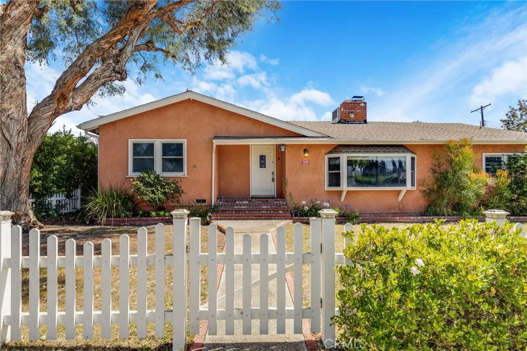 Woodland Hills, CA 91367